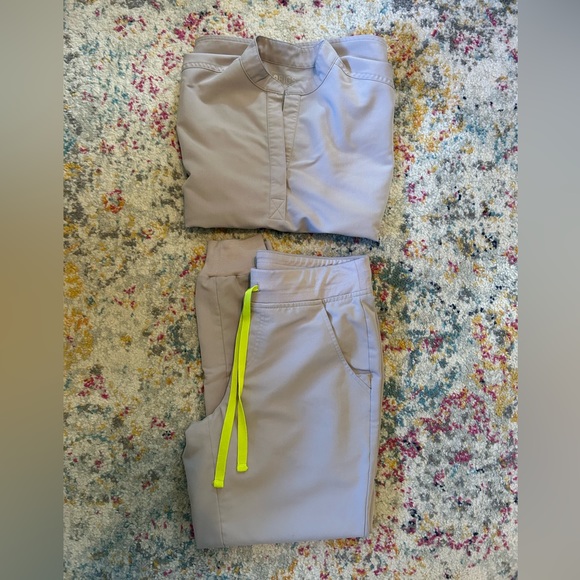 Figs slate scrubs set (top and bottom) - Picture 4 of 8